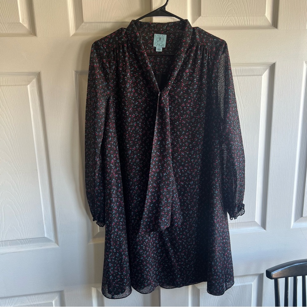CeCe Black Blue and Pink Floral Patterned Garment Sheer Sleeves